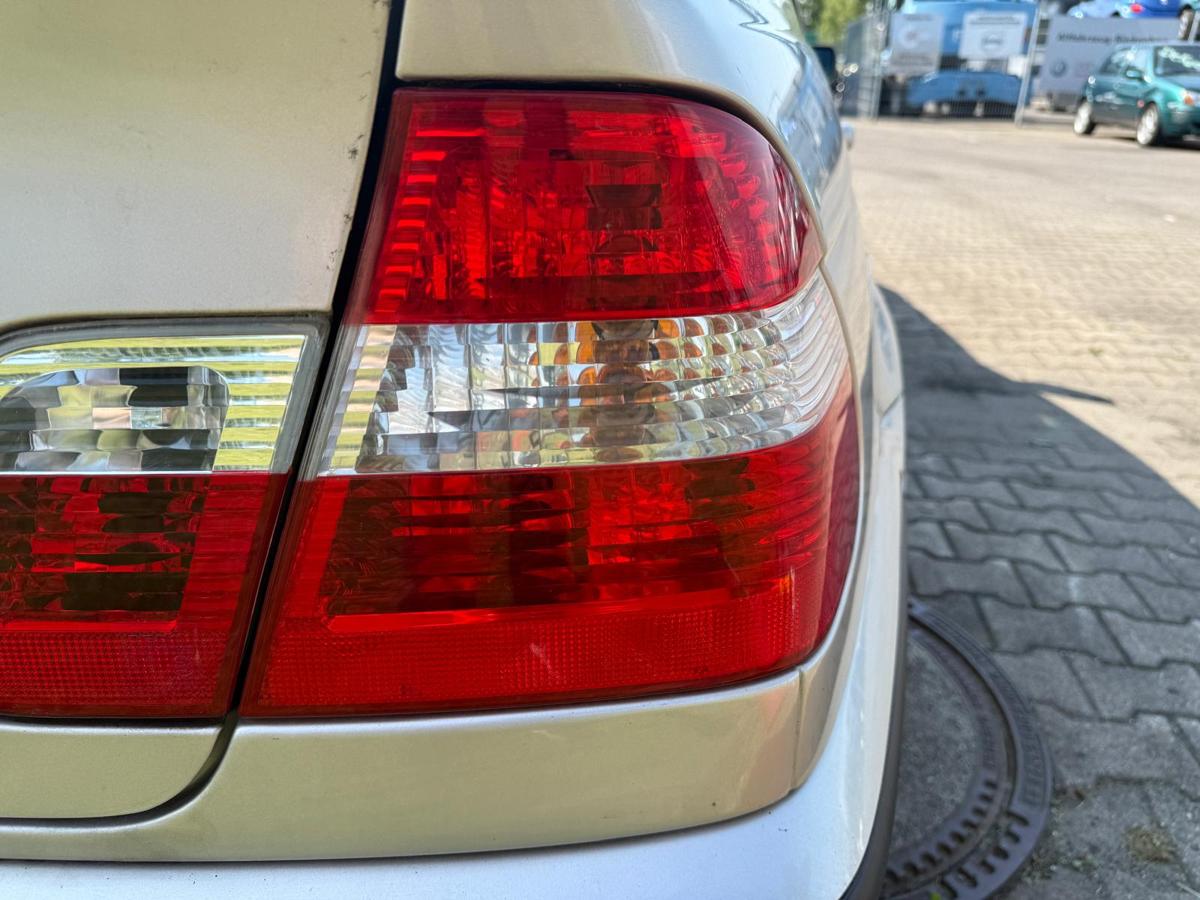 BMW 3er E46 original Rücklicht Rückleuchte außen rechts Limousine Facelift BJ04